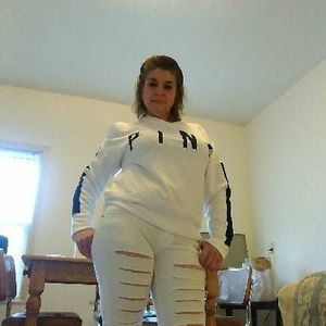 Meet your Posher, Nelida